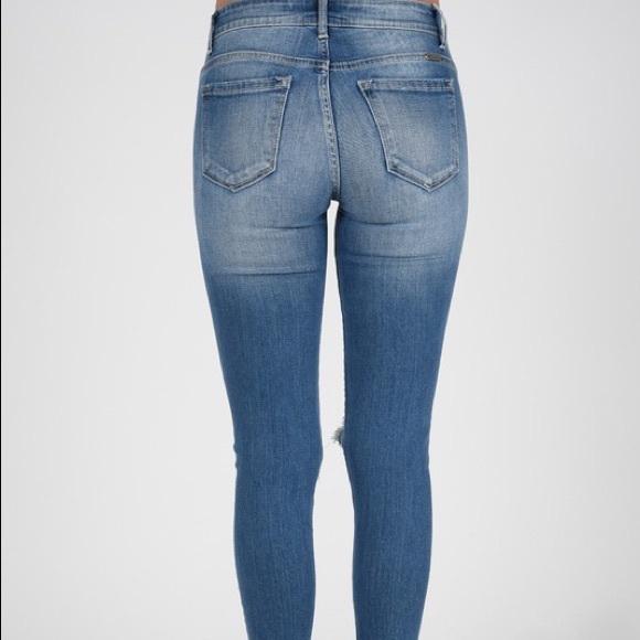 ✨LAST✨🍾Distressed Knee Kancan🍾 - Picture 4 of 8